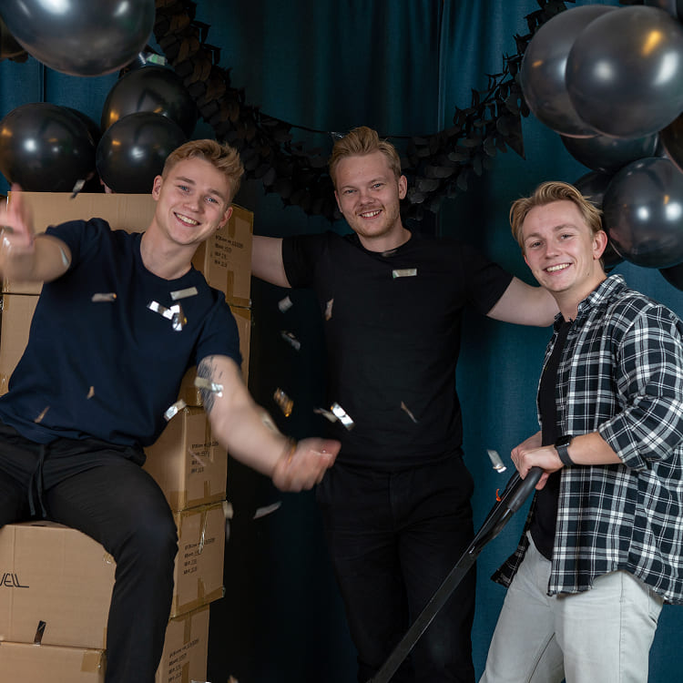 FRA KÆLDER TIL KONTOR